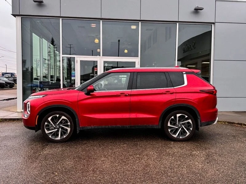 2023 Mitsubishi Outlander - Image 4 of 19