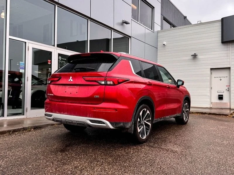 2023 Mitsubishi Outlander - Image 7 of 19