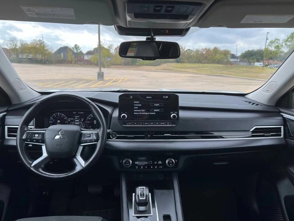 2023 Mitsubishi Outlander - Image 14 of 14