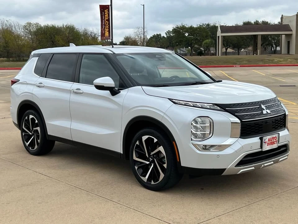 2023 Mitsubishi Outlander - Image 7 of 14