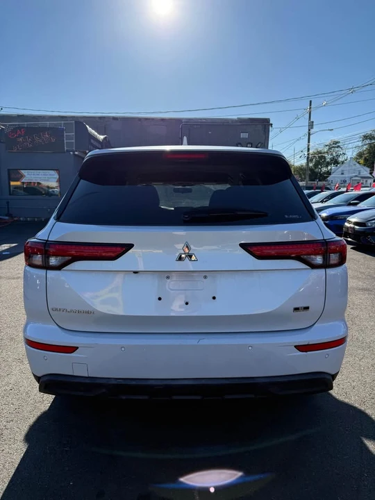 2023 Mitsubishi Outlander - Image 6 of 8