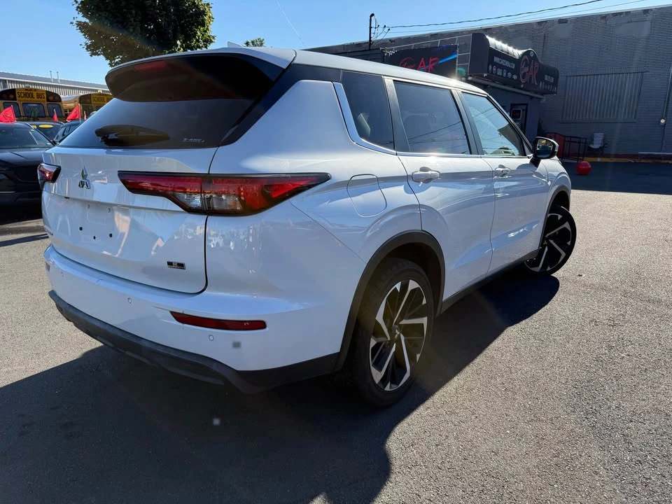 2023 Mitsubishi Outlander - Image 8 of 8