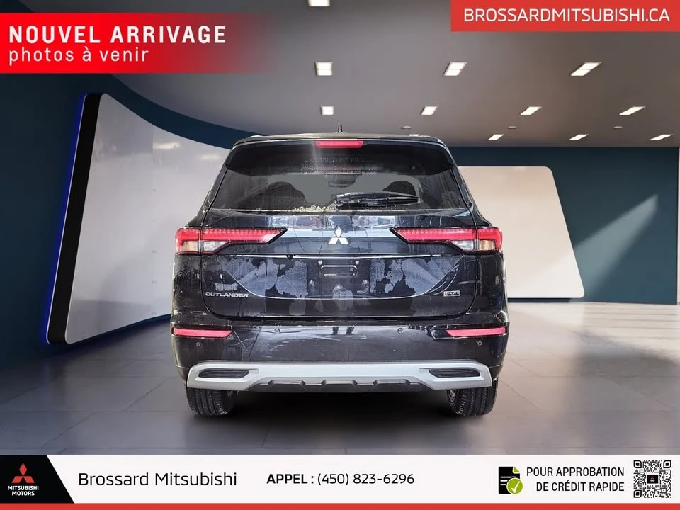 2023 Mitsubishi Outlander - Image 3 of 11