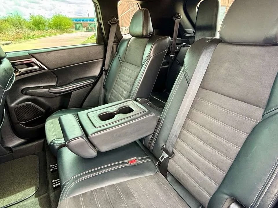 2023 Mitsubishi Outlander - Image 8 of 20