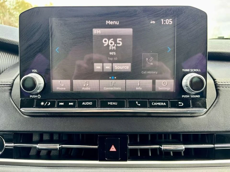 2023 Mitsubishi Outlander - Image 14 of 18