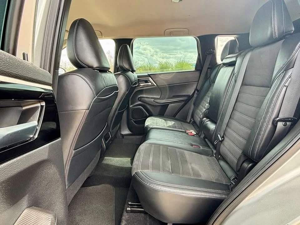 2023 Mitsubishi Outlander - Image 13 of 20