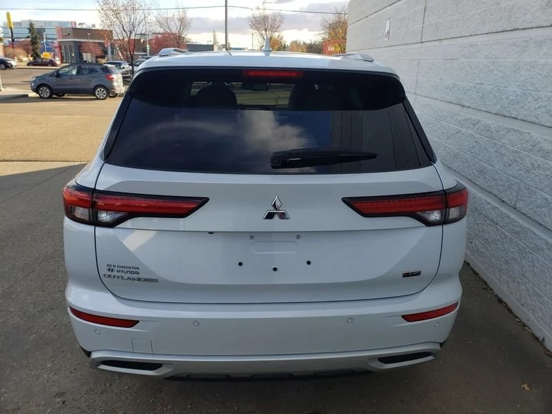 2023 Mitsubishi Outlander - Image 5 of 20