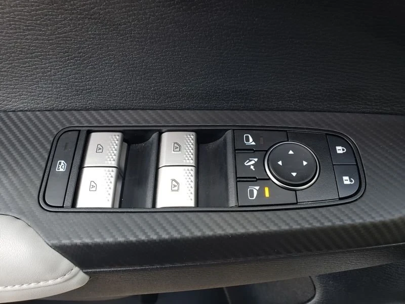 2023 Mitsubishi Outlander - Image 10 of 20