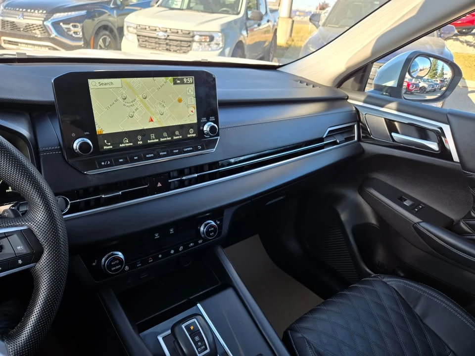 2023 Mitsubishi Outlander - Image 17 of 20