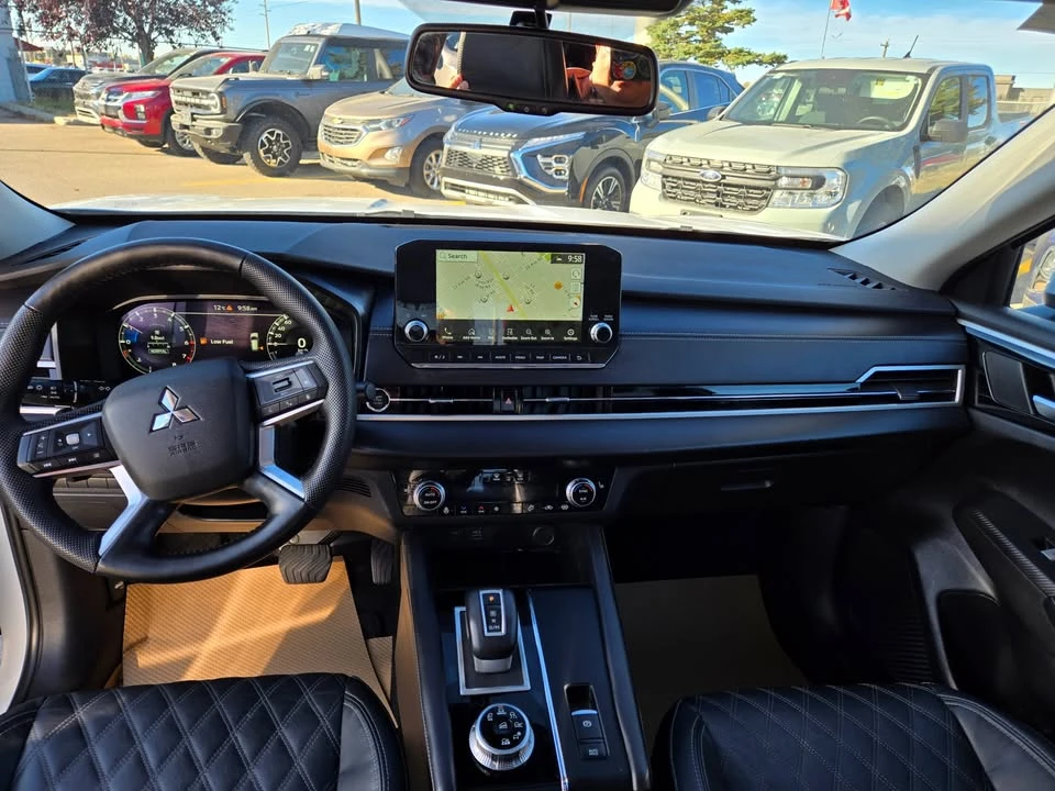 2023 Mitsubishi Outlander - Image 11 of 20