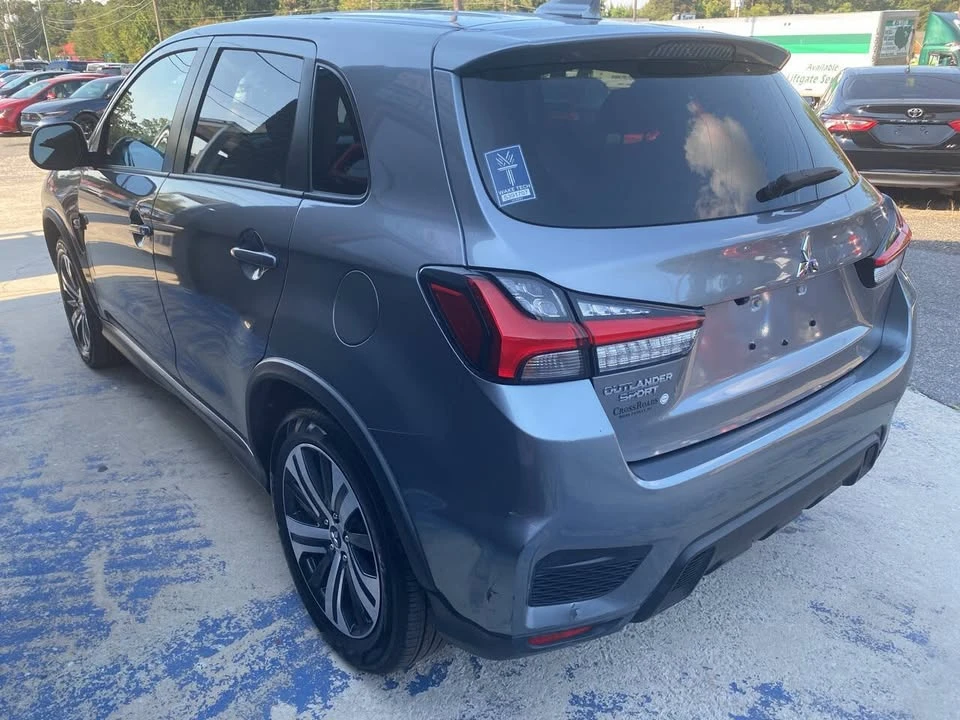 2023 Mitsubishi Outlander - Image 4 of 15
