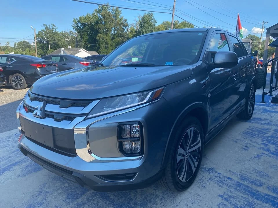 2023 Mitsubishi Outlander - Image 5 of 15