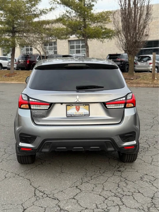2023 Mitsubishi Outlander - Image 10 of 20