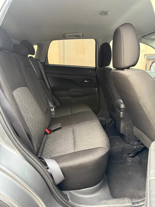 2023 Mitsubishi Outlander - Image 14 of 20
