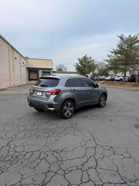 2023 Mitsubishi Outlander - Image 4 of 20
