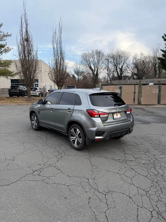 2023 Mitsubishi Outlander - Image 3 of 20