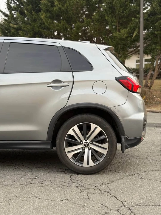 2023 Mitsubishi Outlander - Image 8 of 20
