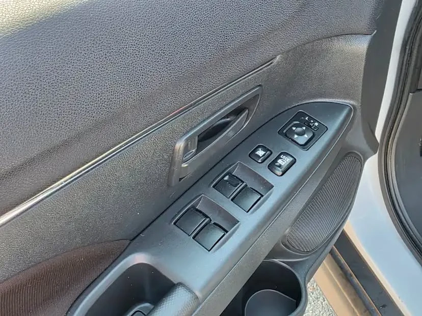 2023 Mitsubishi RVR - Image 6 of 11
