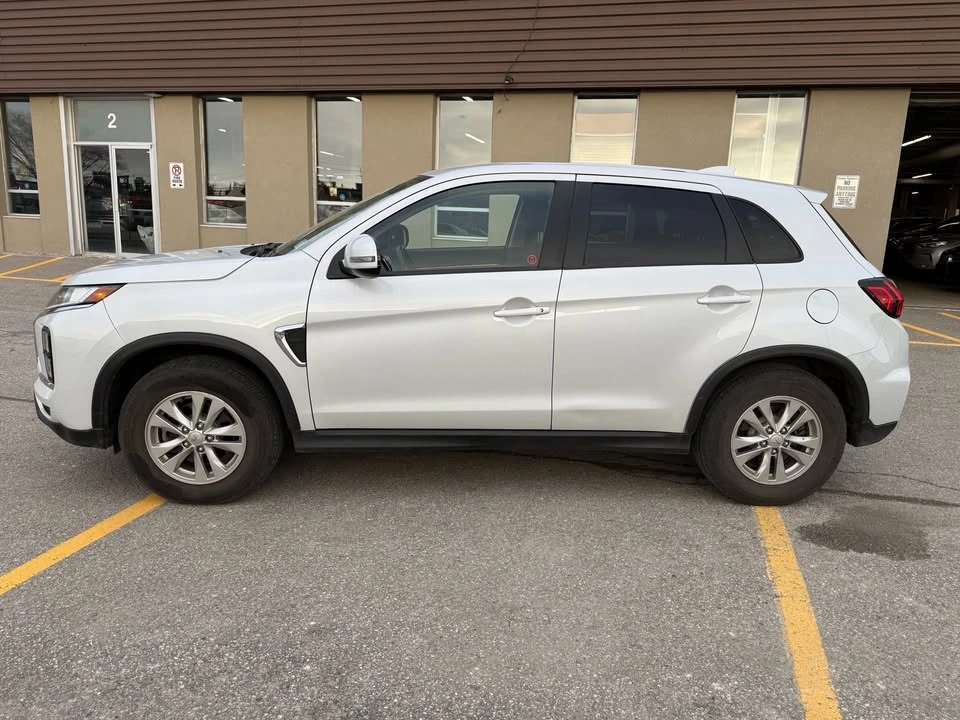 2023 Mitsubishi RVR - Image 2 of 15