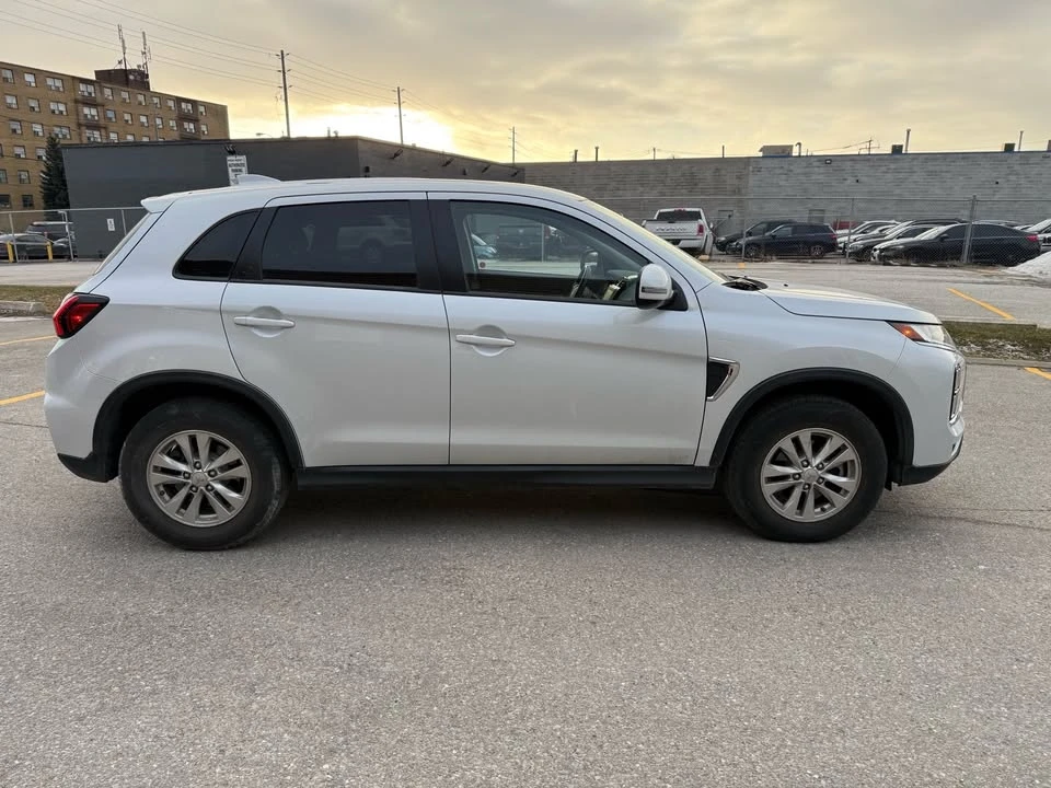 2023 Mitsubishi RVR - Image 5 of 15