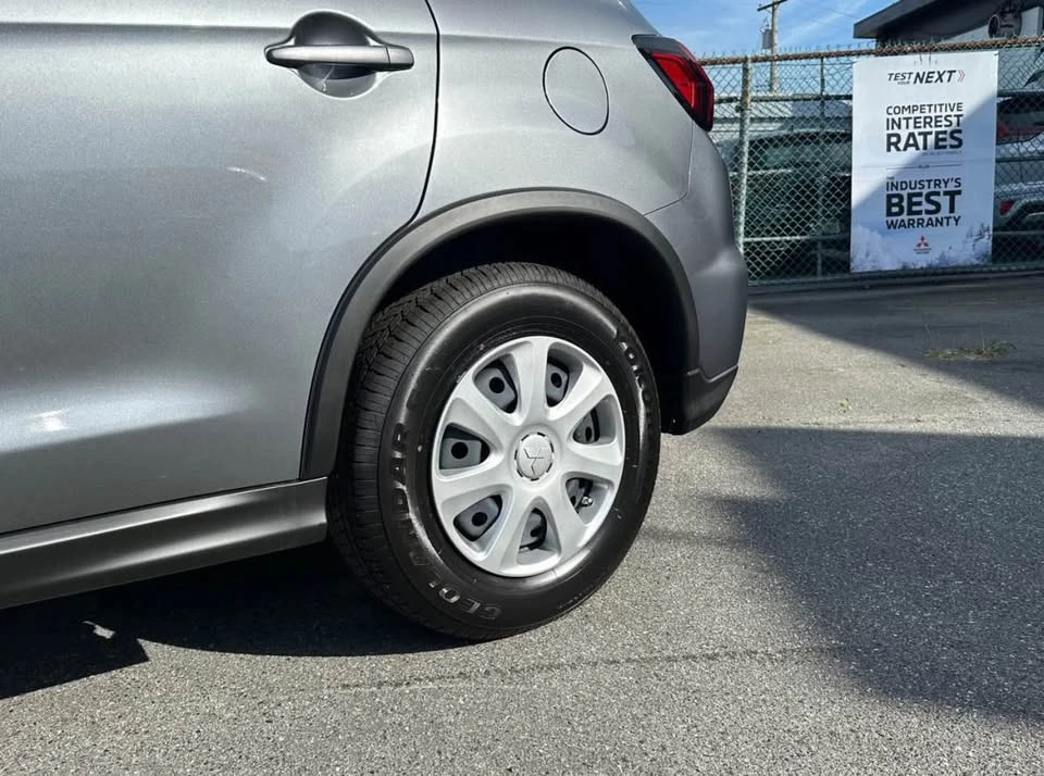 2023 Mitsubishi RVR - Image 2 of 8