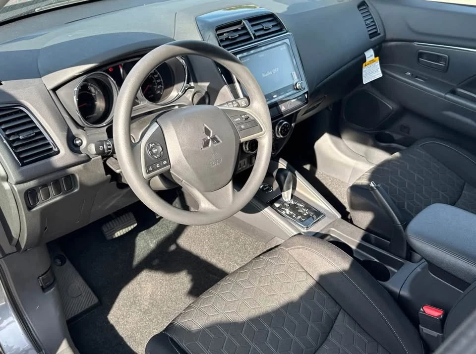 2023 Mitsubishi RVR - Image 3 of 8