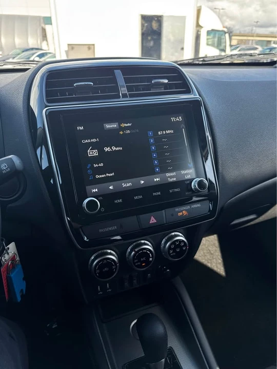 2023 Mitsubishi Eclipse Cross - Image 5 of 10