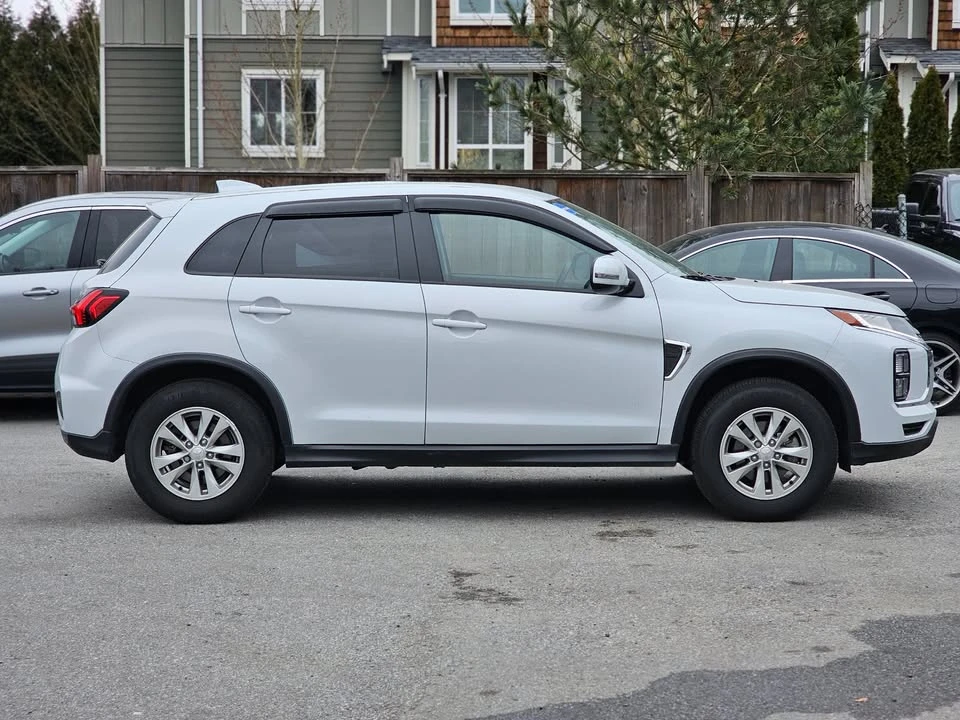 2023 Mitsubishi Eclipse Cross - Image 4 of 20