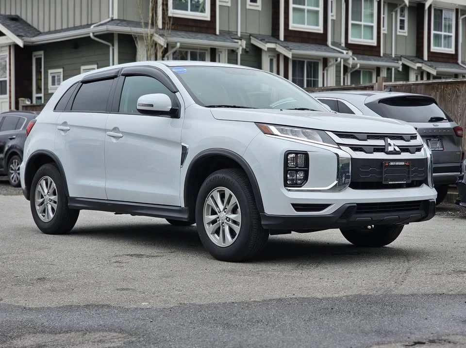 2023 Mitsubishi Eclipse Cross - Image 3 of 20