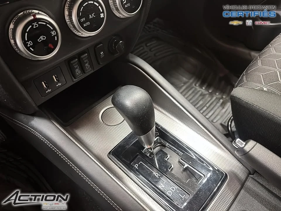 2023 Mitsubishi Eclipse Cross - Image 11 of 19