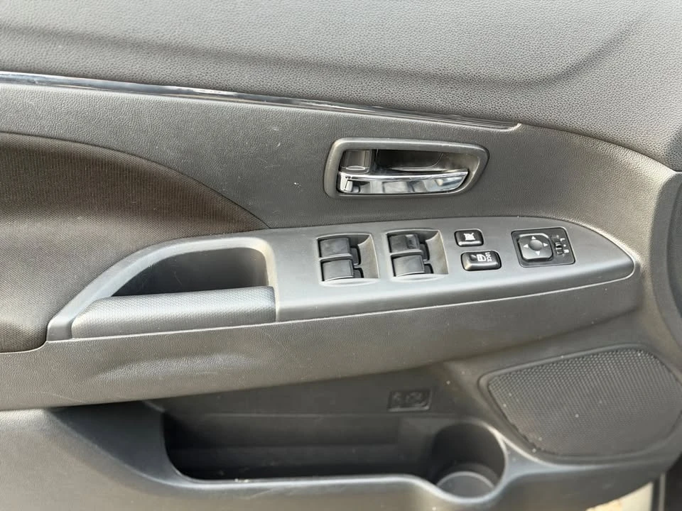 2023 Mitsubishi RVR - Image 8 of 19
