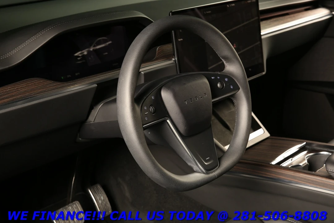 2023 Tesla Model X - Image 10 of 21