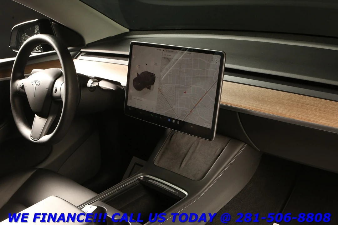 2023 Tesla Model Y Performance - Image 19 of 21