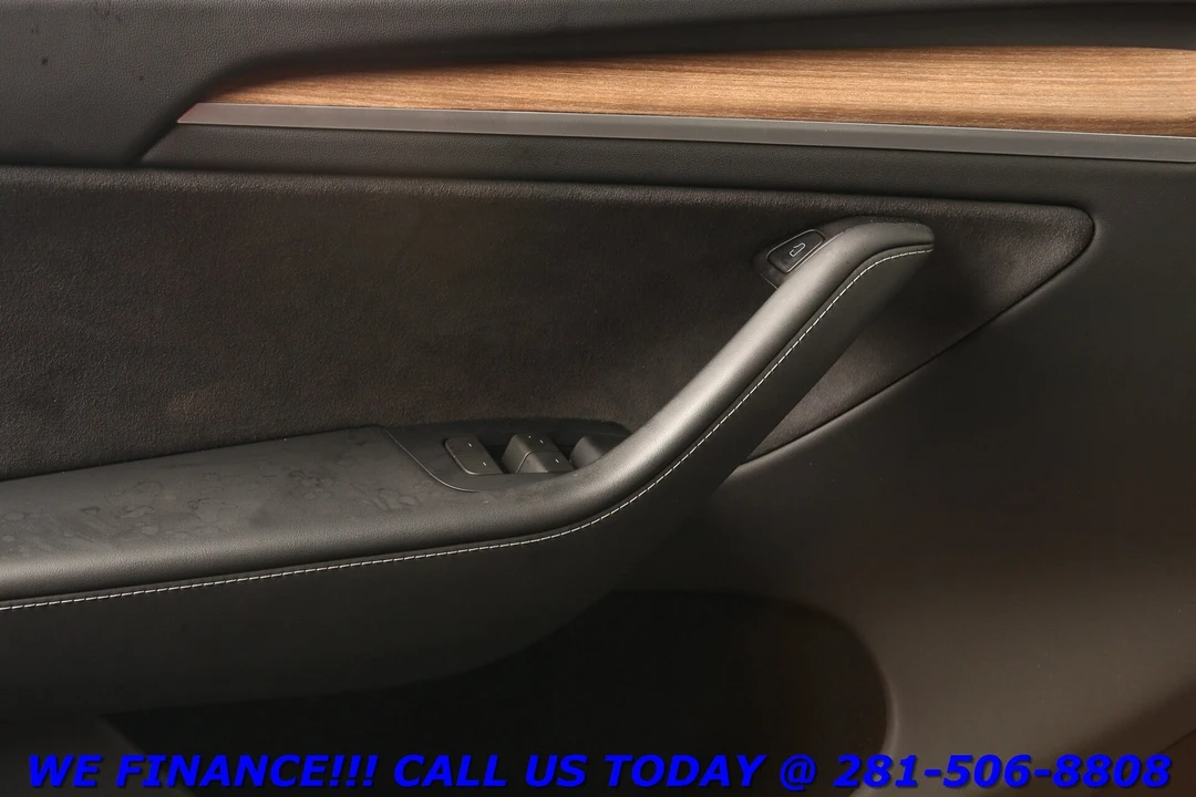 2023 Tesla Model Y Performance - Image 8 of 21