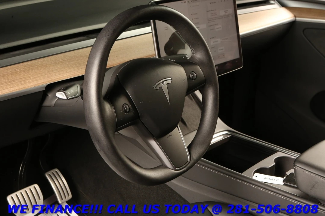 2023 Tesla Model Y Performance - Image 9 of 21