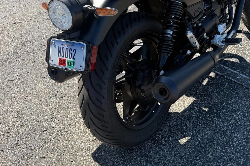 2023 Moto Guzzi V7 (2007+) - Image 8 of 31