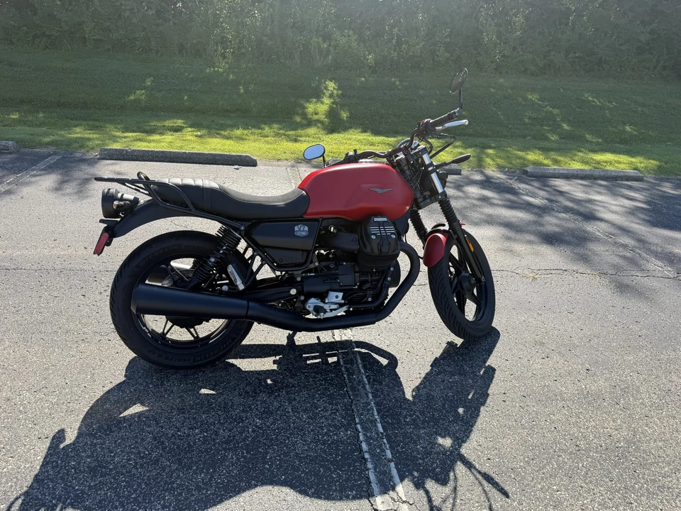 2023 Moto Guzzi V7 (2007+) - Image 12 of 31
