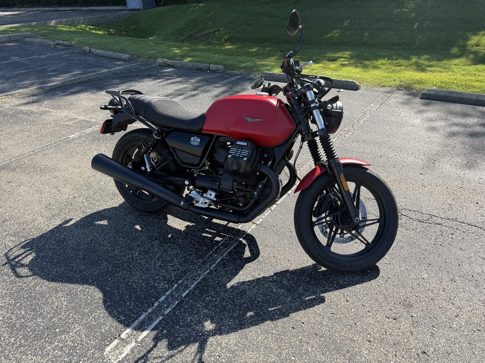 2023 Moto Guzzi V7 (2007+) - Image 14 of 31