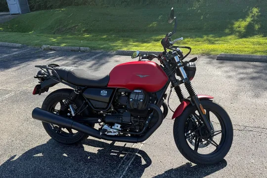 2023 Moto Guzzi V7 Stone