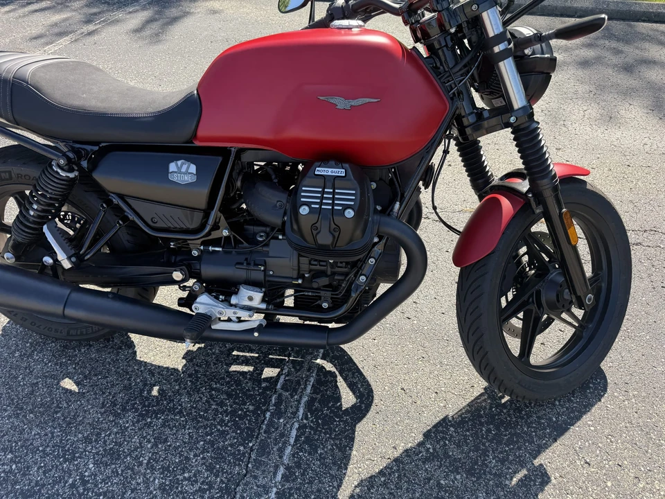 2023 Moto Guzzi V7 (2007+) - Image 27 of 31