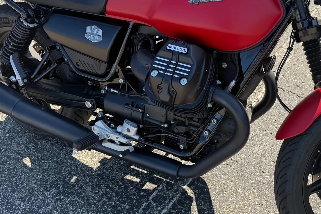 2023 Moto Guzzi V7 (2007+) - Image 31 of 31