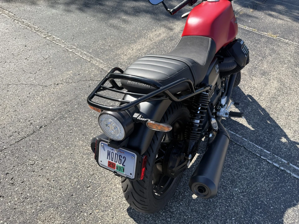 2023 Moto Guzzi V7 (2007+) - Image 7 of 31