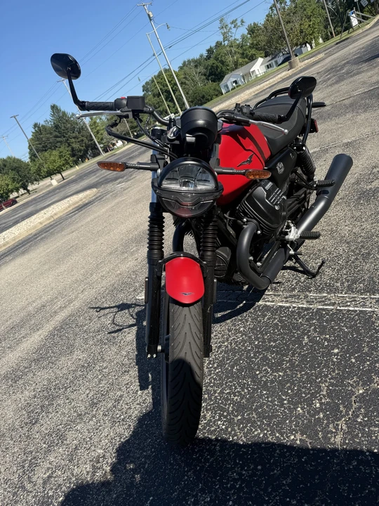 2023 Moto Guzzi V7 (2007+) - Image 2 of 31