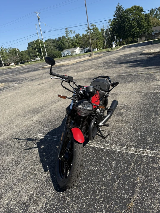 2023 Moto Guzzi V7 (2007+) - Image 3 of 31