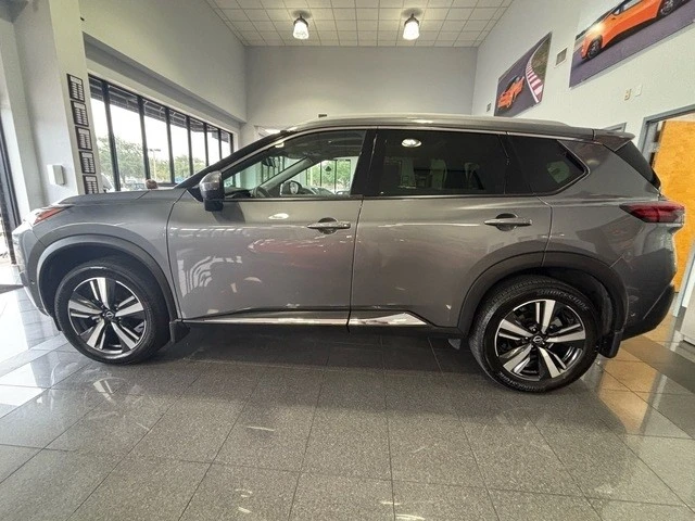 2023 Nissan Rogue - Image 2 of 12