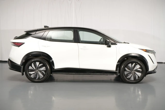 2023 Nissan - Image 9 of 31