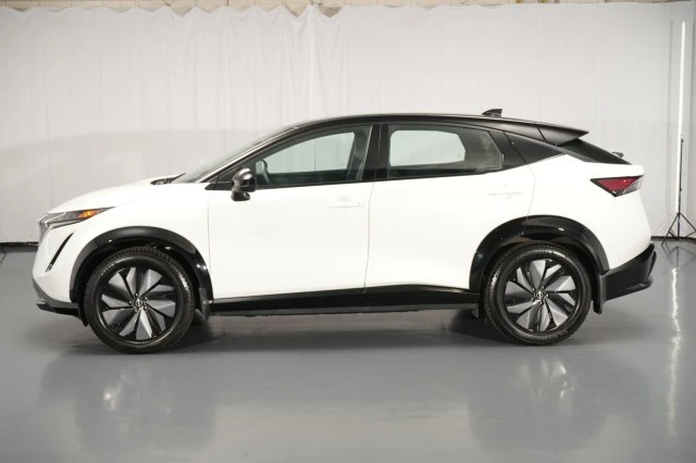 2023 Nissan - Image 2 of 31