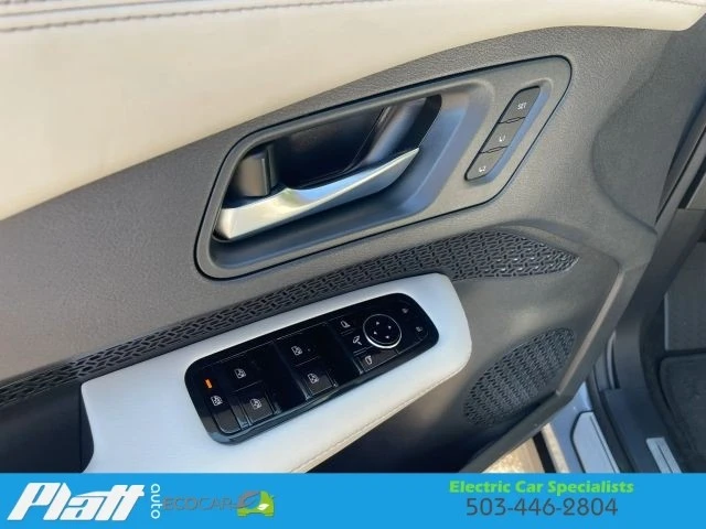 2023 Nissan - Image 17 of 31