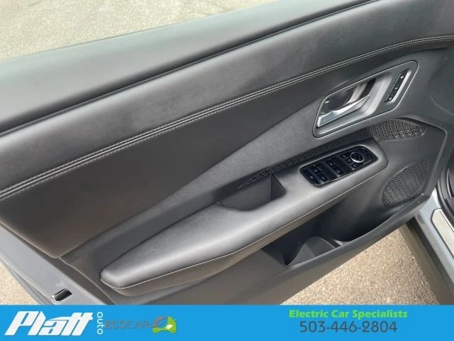 2023 Nissan - Image 19 of 31