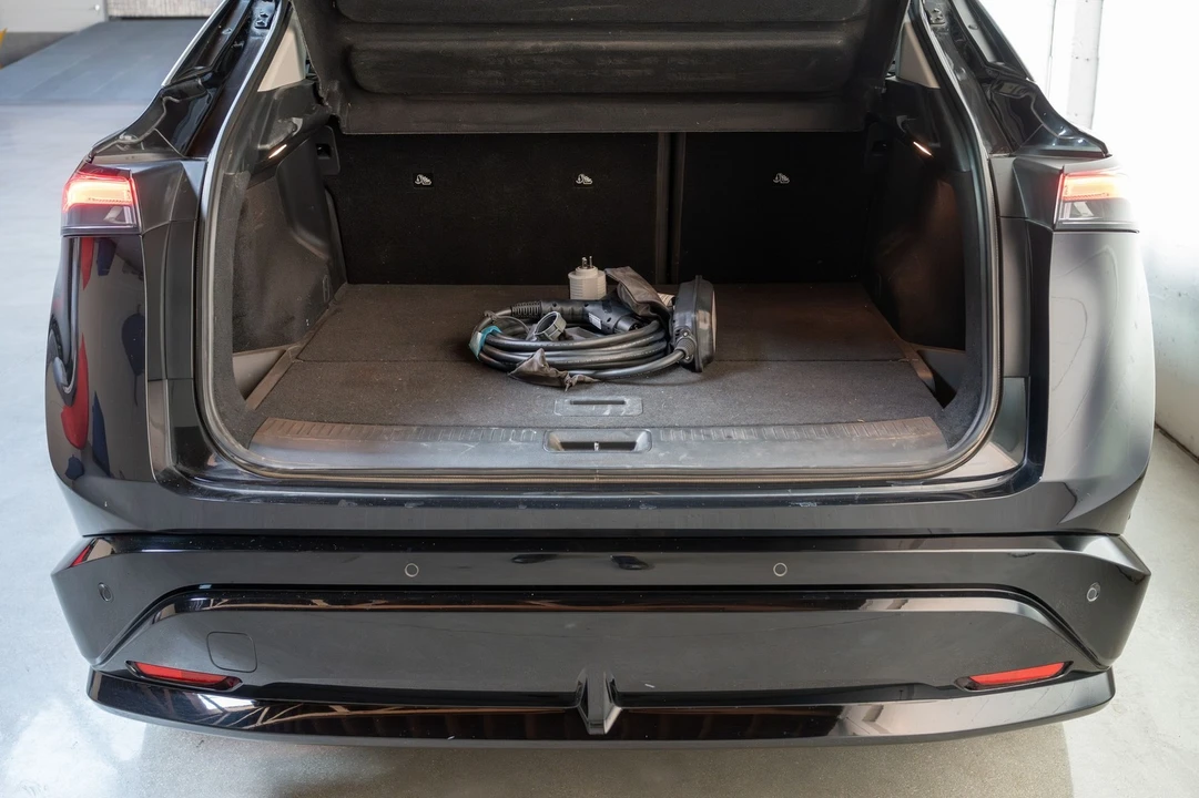 2023 Nissan - Image 10 of 31